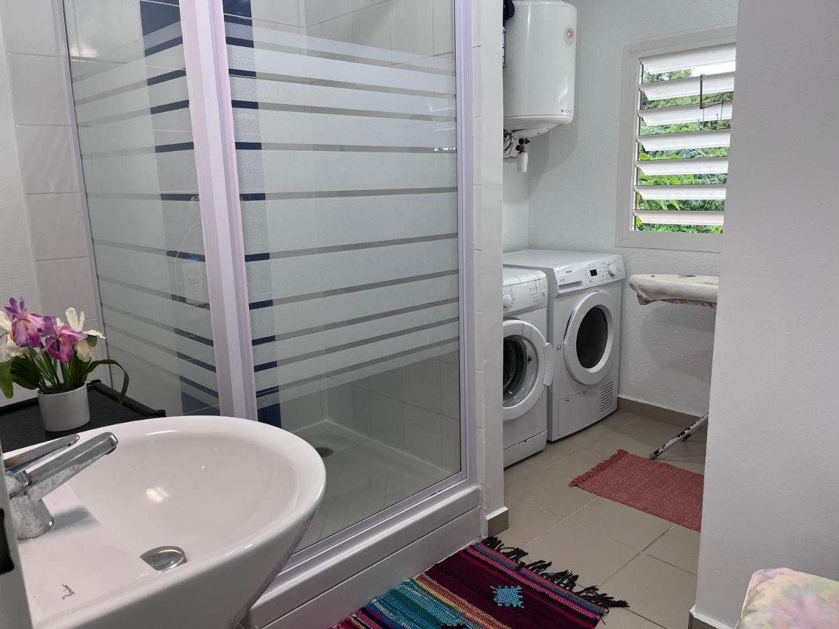 Chambre Chez l'habitant à 5mn de l'aéroport Les Abymes Exterior foto